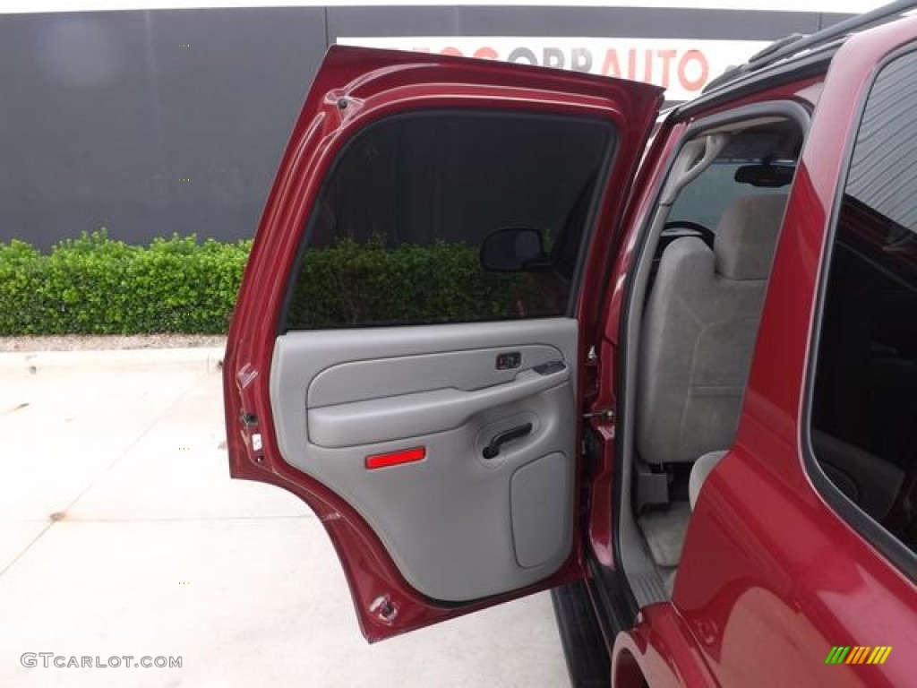 2004 Tahoe LS - Sport Red Metallic / Gray/Dark Charcoal photo #27