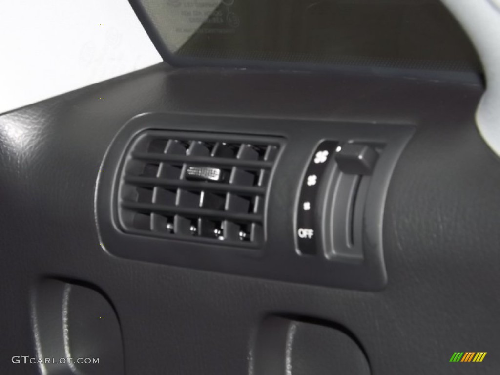 2012 Sorento SX V6 AWD - Bright Silver / Black photo #33
