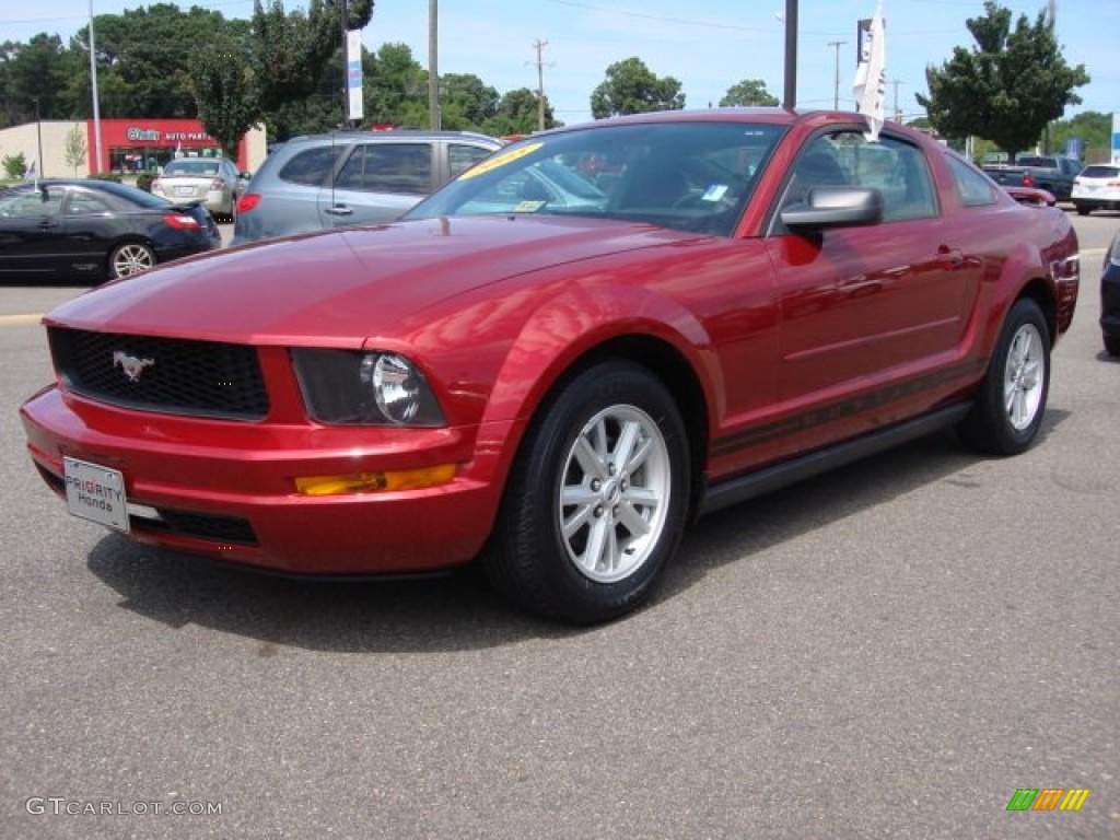 2005 Mustang V6 Deluxe Coupe - Redfire Metallic / Dark Charcoal photo #2