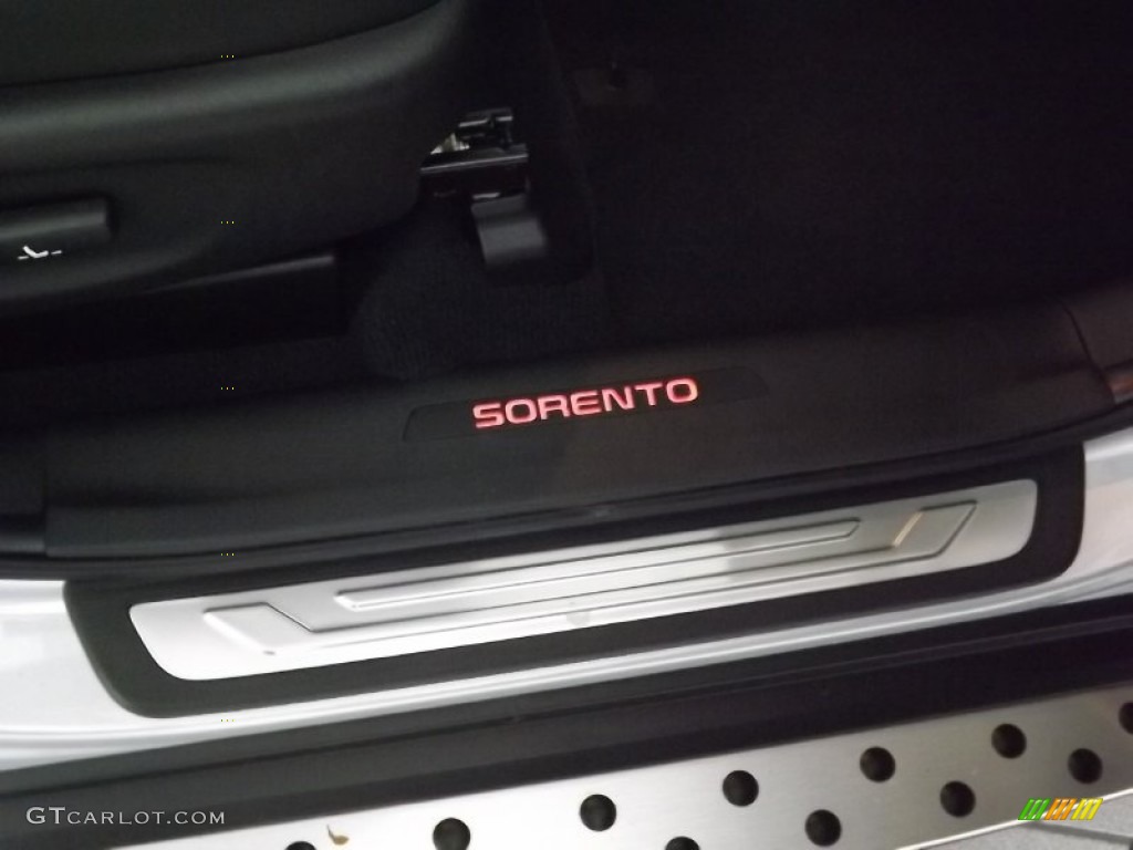 2012 Sorento SX V6 AWD - Bright Silver / Black photo #41