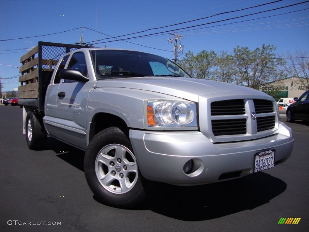 2006 Dakota SLT Club Cab - Bright Silver Metallic / Medium Slate Gray photo #1