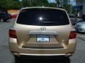 Sandy Beach Metallic - Highlander V6 4WD Photo No. 5