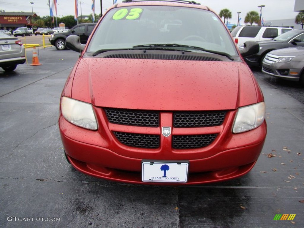 2003 Grand Caravan SE - Inferno Red Tinted Pearl / Taupe photo #3