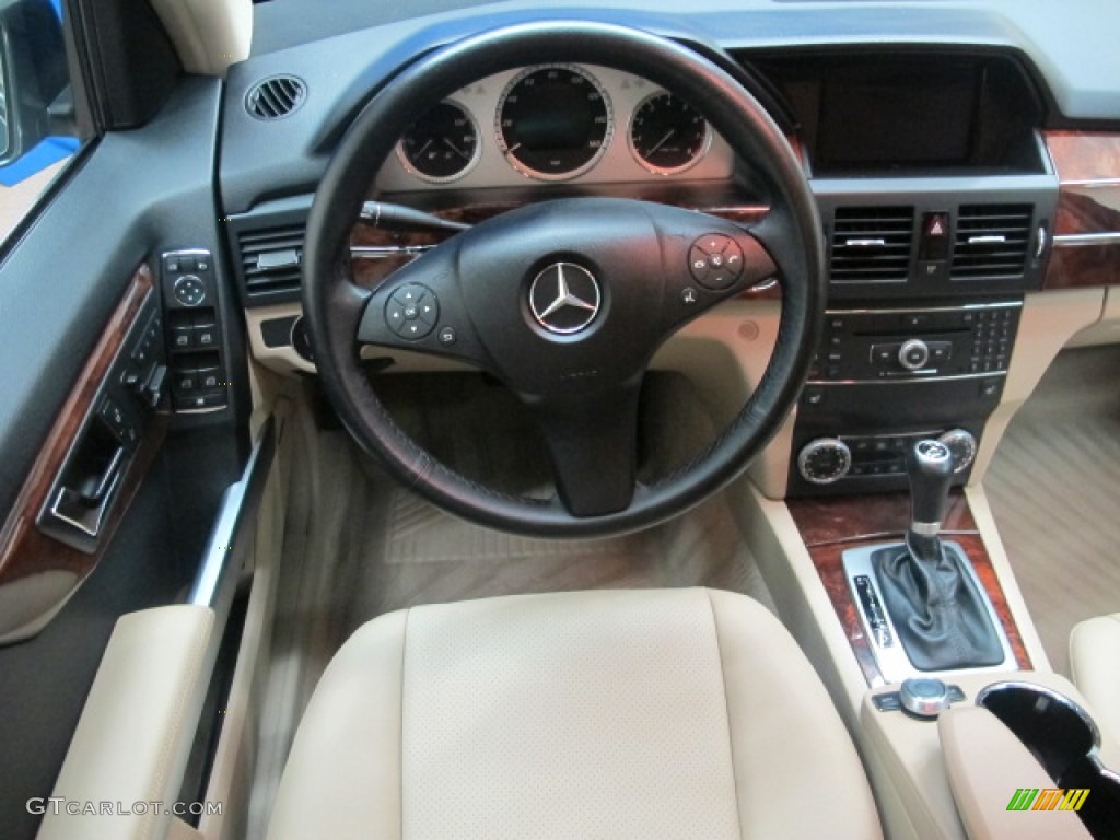 2010 GLK 350 4Matic - Jade Green Metallic / Almond/Black photo #25