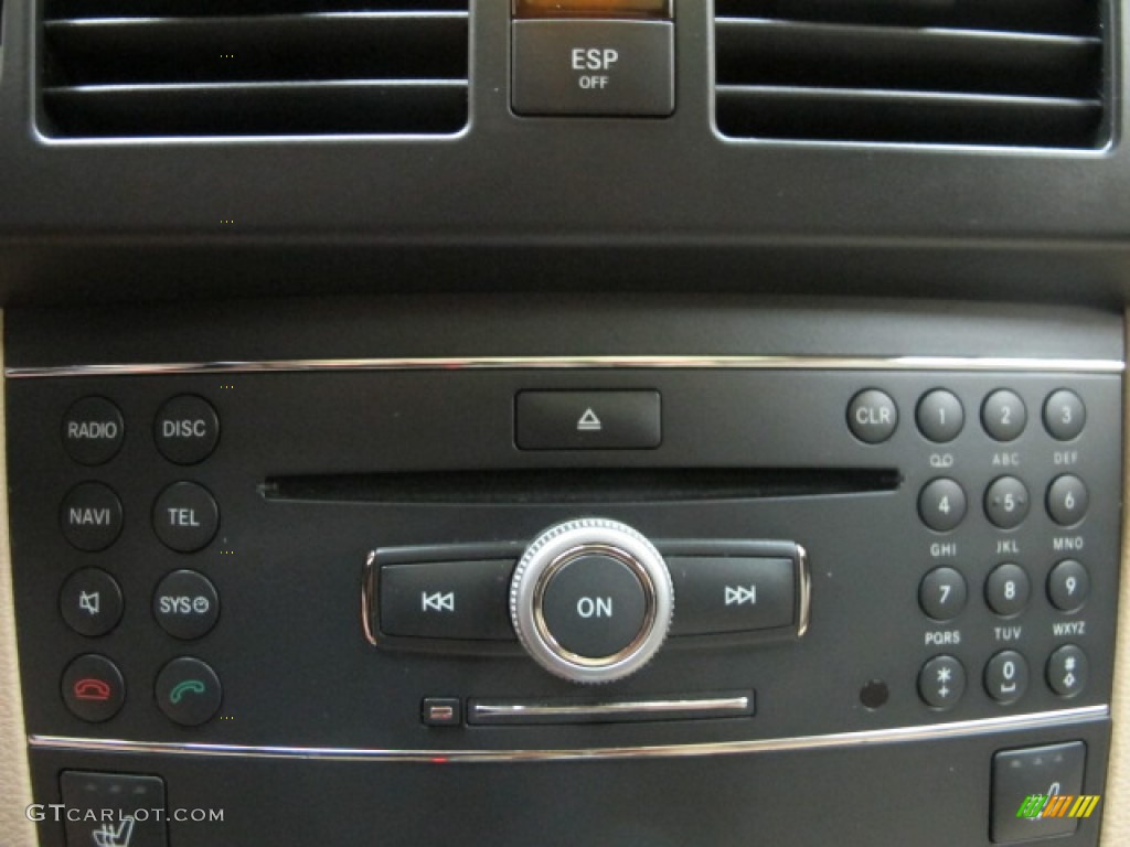 2010 GLK 350 4Matic - Jade Green Metallic / Almond/Black photo #33