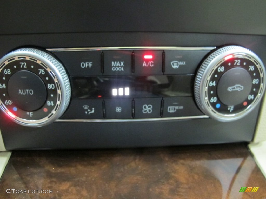 2010 GLK 350 4Matic - Jade Green Metallic / Almond/Black photo #34