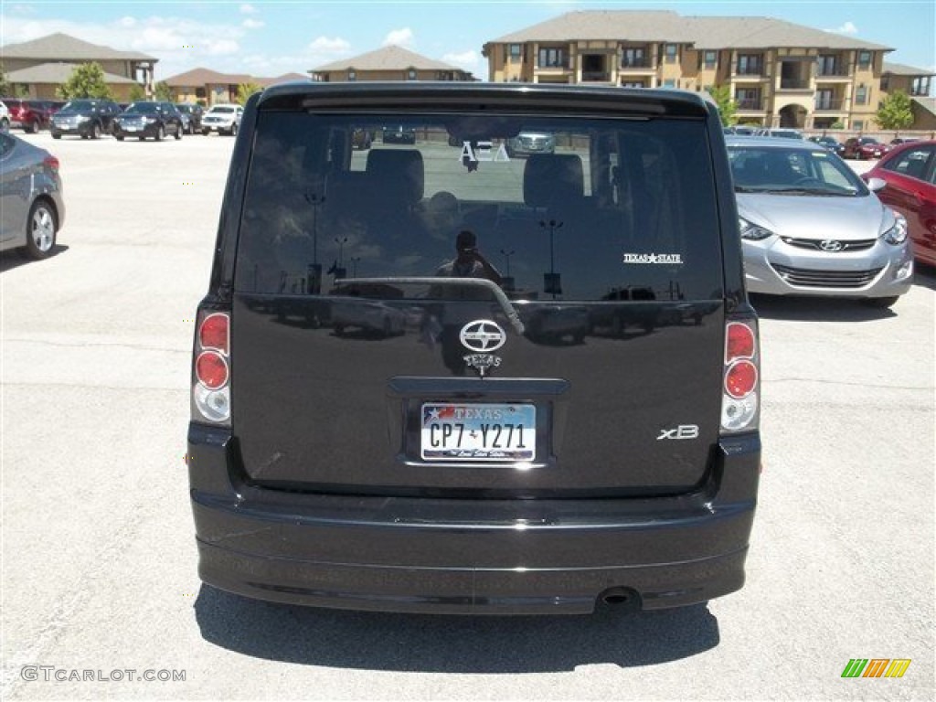 2005 xB  - Black / Dark Charcoal photo #4