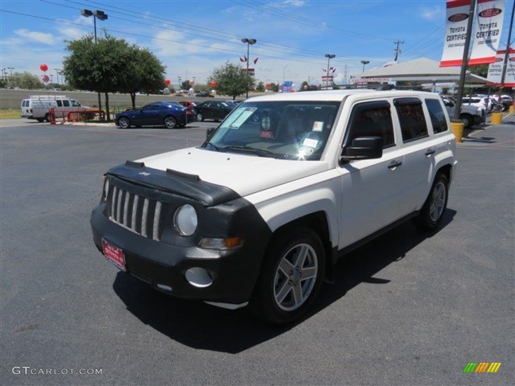 2007 Patriot Sport 4x4 - Stone White / Pastel Pebble Beige photo #3