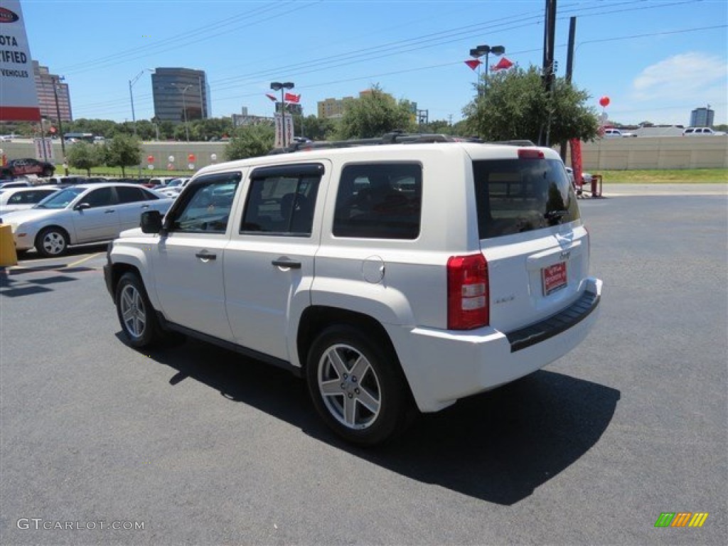 2007 Patriot Sport 4x4 - Stone White / Pastel Pebble Beige photo #5