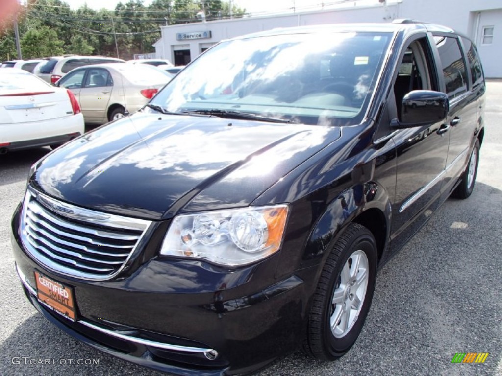 2011 Town & Country Touring - Brilliant Black Crystal Pearl / Black/Light Graystone photo #1