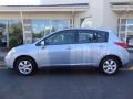 2009 Arctic Blue Nissan Versa 1.8 S Hatchback  photo #2