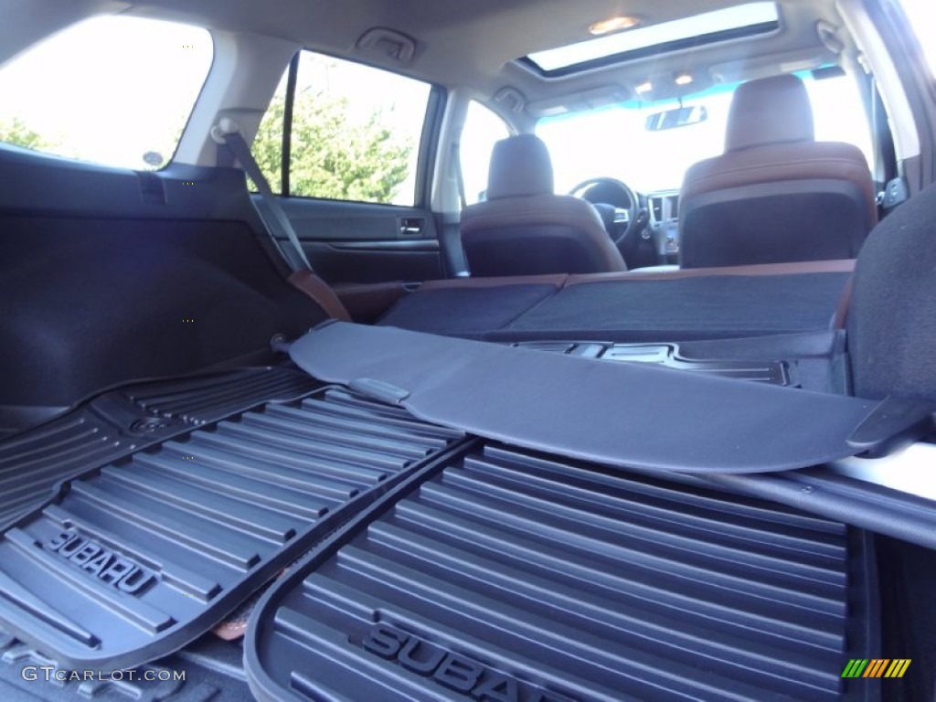 2013 Subaru Outback 3.6R Limited Trunk Photos