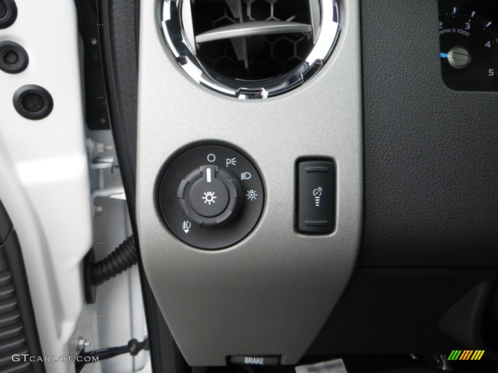 2014 F250 Super Duty Lariat Crew Cab 4x4 - White Platinum Tri-Coat / Black photo #36