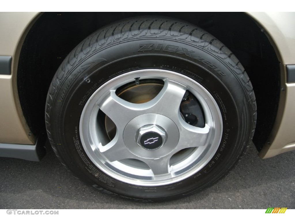 2005 Chevrolet Impala Standard Impala Model Wheel Photo #84659516
