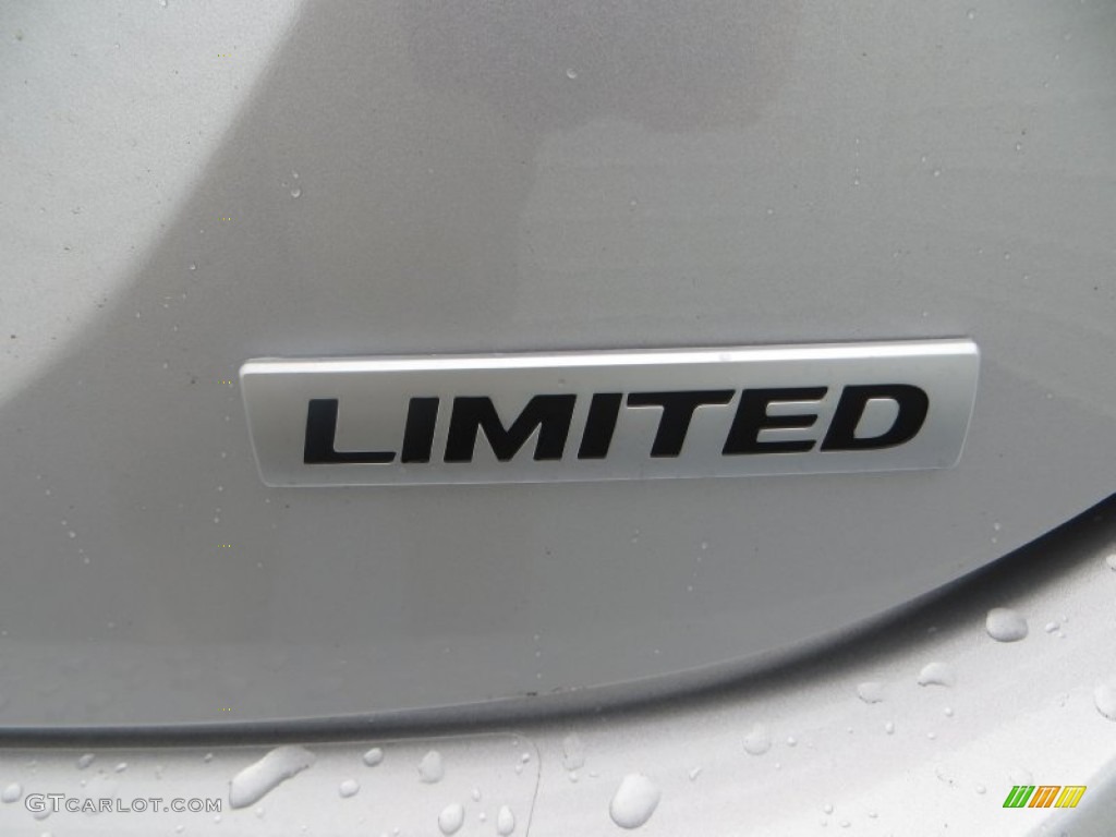 2013 Elantra Limited - Shimmering Air Silver / Gray photo #16