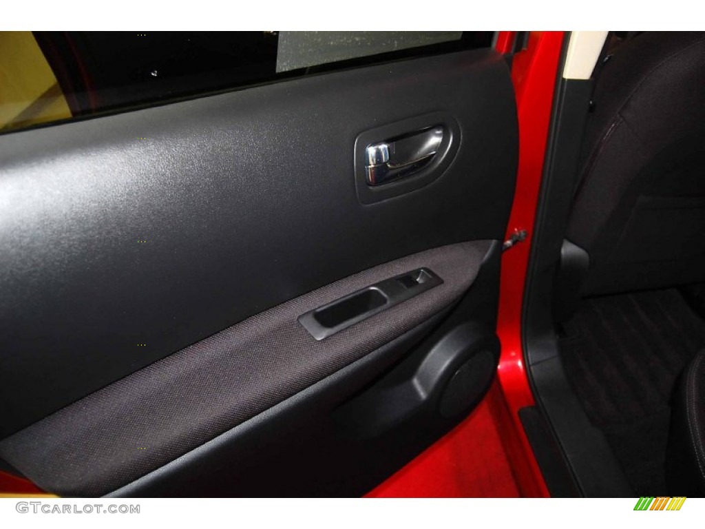 2011 Rogue SV - Cayenne Red / Black photo #12