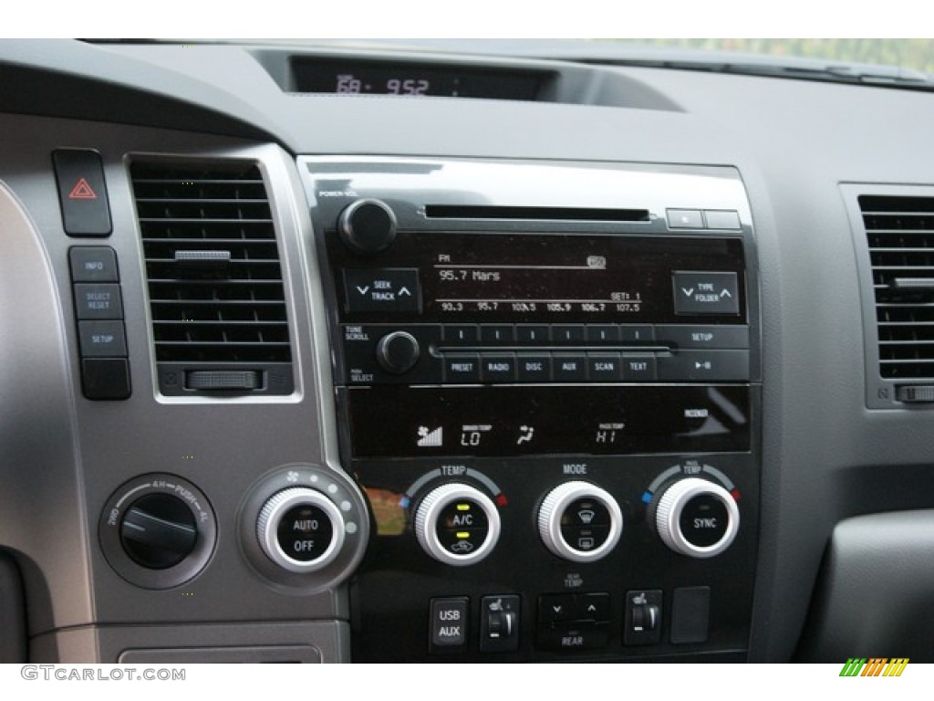 2013 Sequoia SR5 4WD - Magnetic Gray Metallic / Graphite photo #6