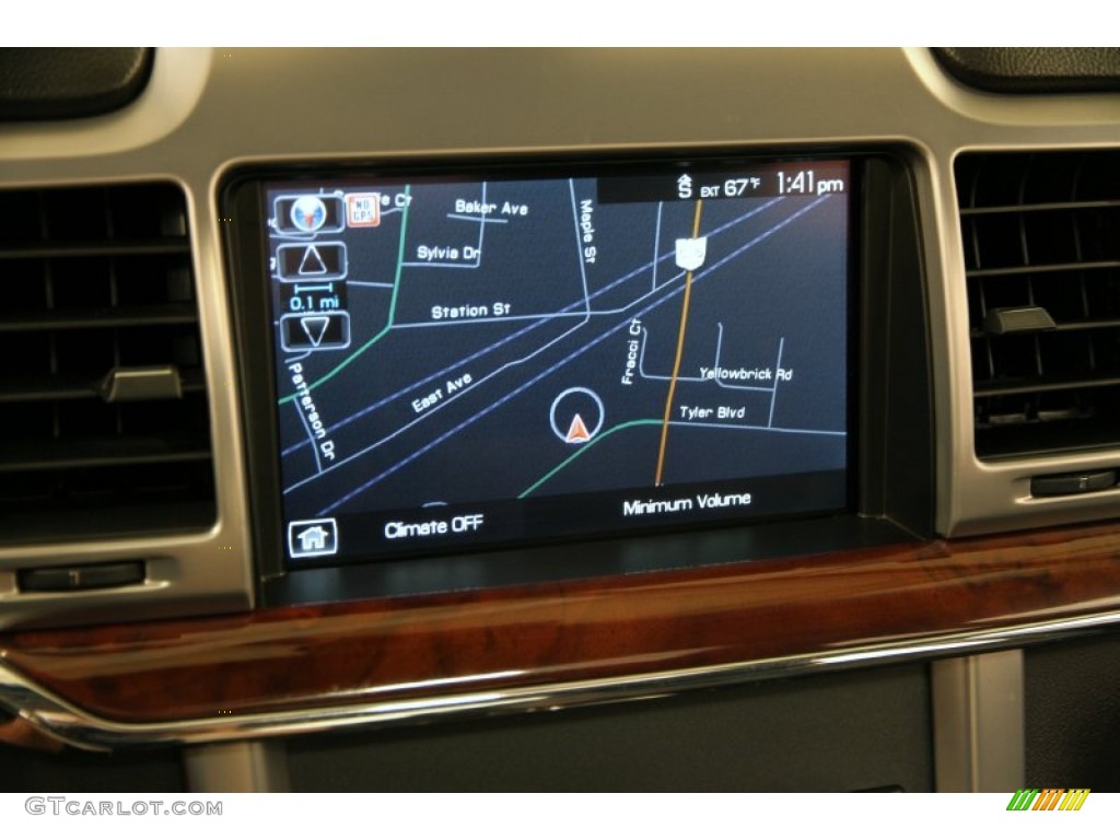 2010 Lincoln MKZ FWD Navigation Photos