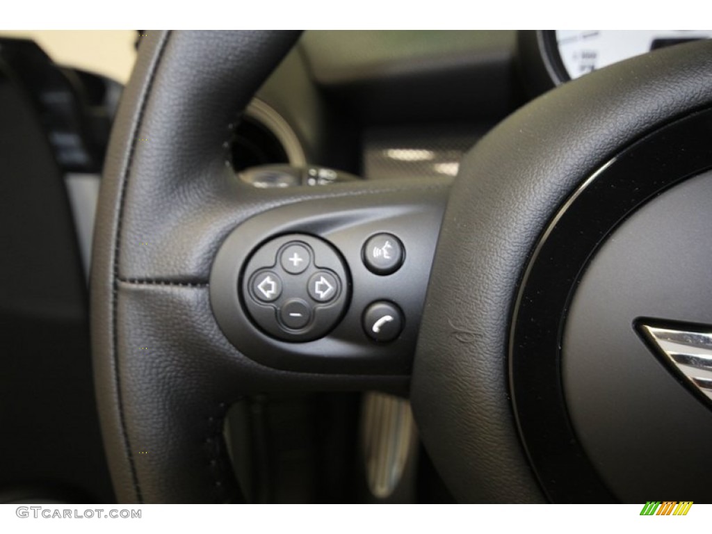 2014 Mini Cooper S Clubman Controls Photos