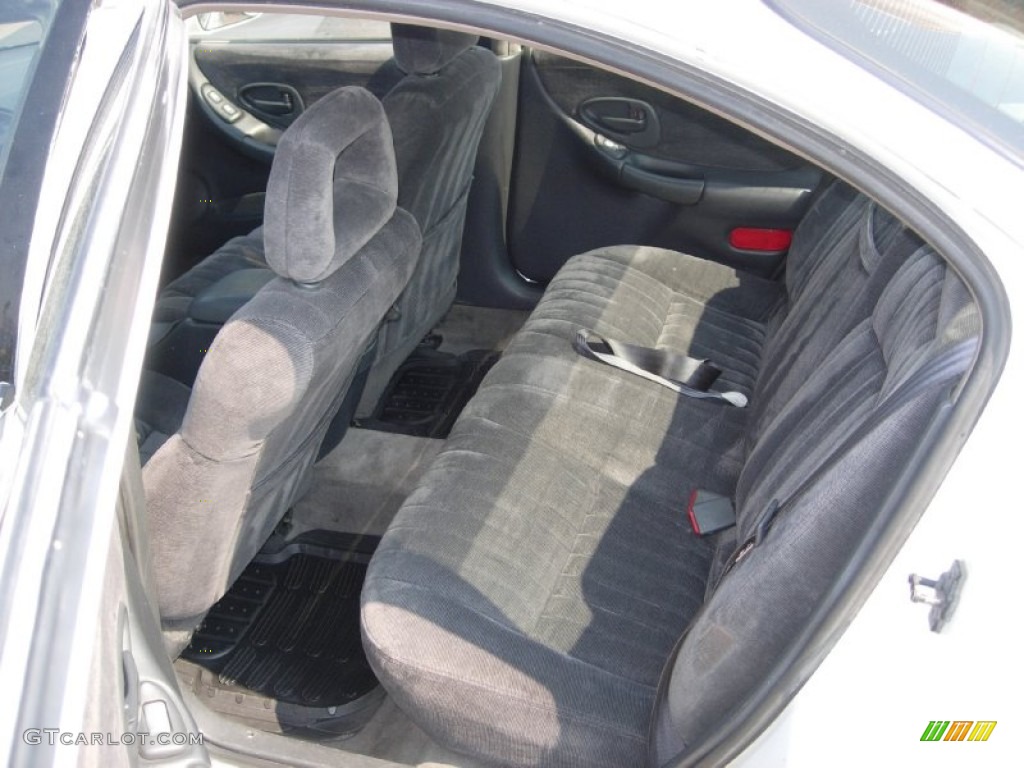 1999 Grand Prix SE Sedan - Arctic White / Graphite photo #5