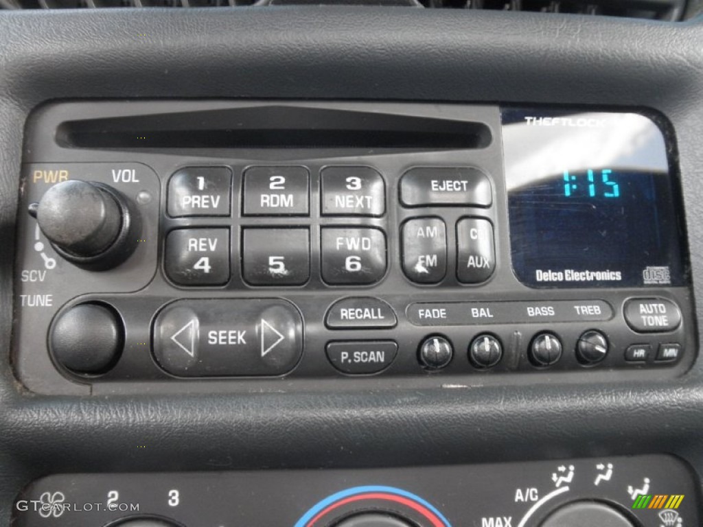 2000 Chevrolet S10 LS Regular Cab 4x4 Audio System Photo #84672897