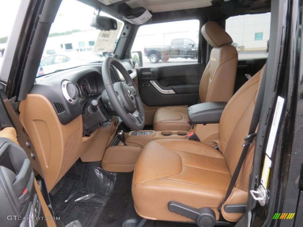 2014 Jeep Wrangler Unlimited Sahara 4x4 Front Seat Photo #84673058