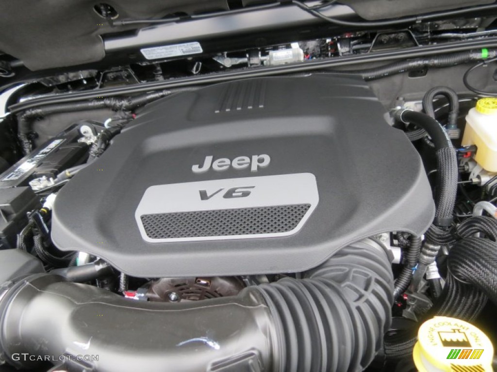 2014 Jeep Wrangler Unlimited Sahara 4x4 3.6 Liter DOHC 24-Valve VVT V6 Engine Photo #84673133