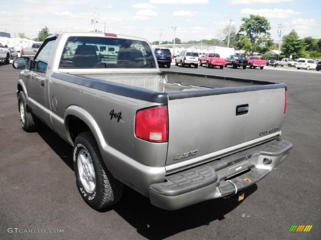 Light Pewter Metallic 2000 Chevrolet S10 LS Regular Cab 4x4 Exterior Photo #84673190