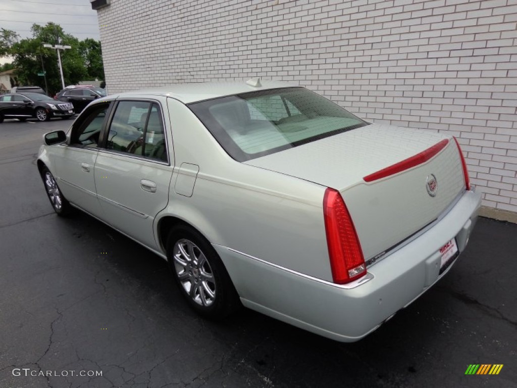 Ocean Pearl Tricoat 2009 Cadillac DTS Standard DTS Model Exterior Photo #84675091