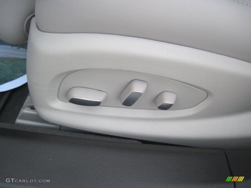 2014 Cadillac XTS Luxury FWD Controls Photo #84675233