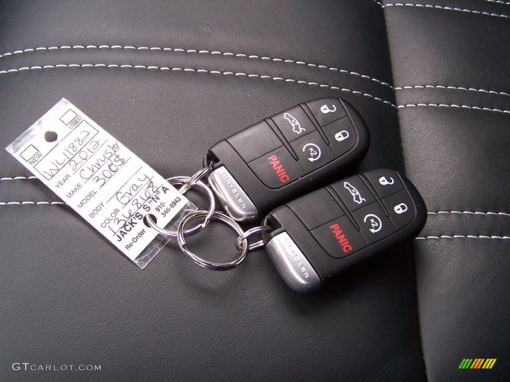 2012 Chrysler 300 S V8 Keys Photos