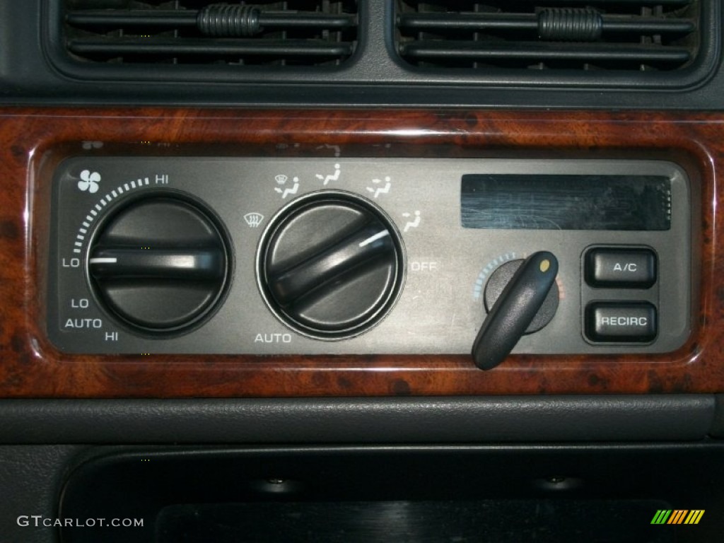 1997 Jeep Grand Cherokee Limited 4x4 Controls Photo #84677003