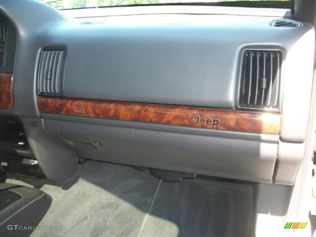 1997 Grand Cherokee Limited 4x4 - Bright Platinum Metallic / Agate Black photo #21