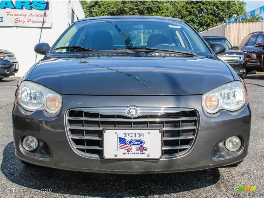 2005 Sebring Touring Sedan - Graphite Metallic / Dark Slate Gray photo #2