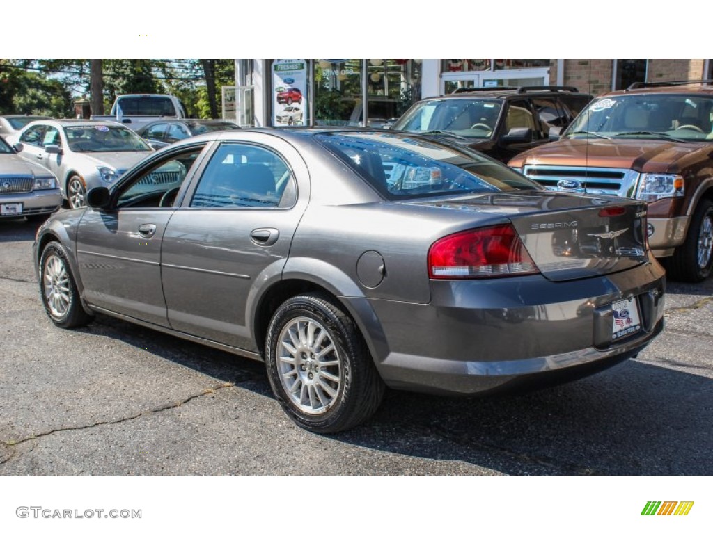 2005 Sebring Touring Sedan - Graphite Metallic / Dark Slate Gray photo #3