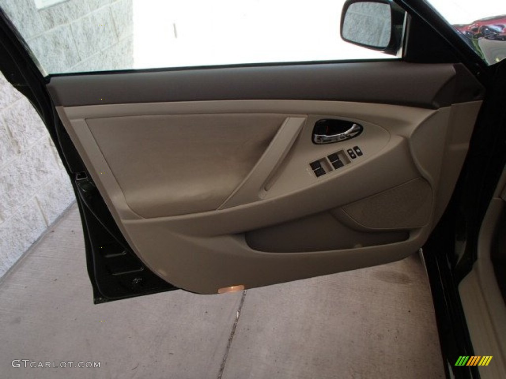2011 Camry LE - Spruce Green Mica / Ash photo #10