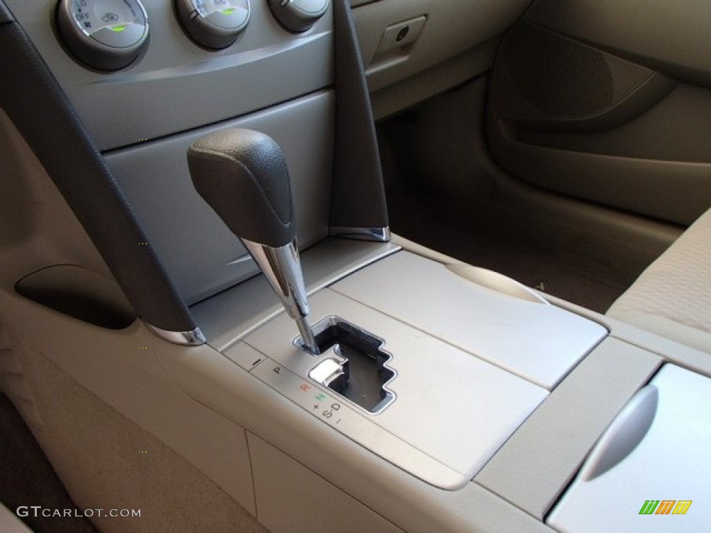 2011 Camry LE - Spruce Green Mica / Ash photo #16