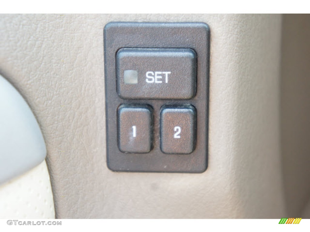 2002 Mountaineer AWD - Mineral Grey Metallic / Dark Graphite photo #14