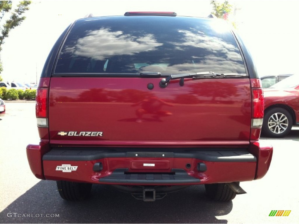 2004 Blazer LS 4x4 - Dark Cherry Red Metallic / Medium Gray photo #6