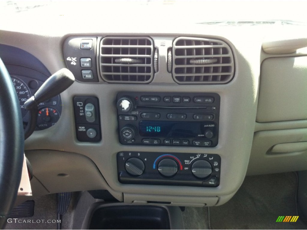 2004 Blazer LS 4x4 - Dark Cherry Red Metallic / Medium Gray photo #12
