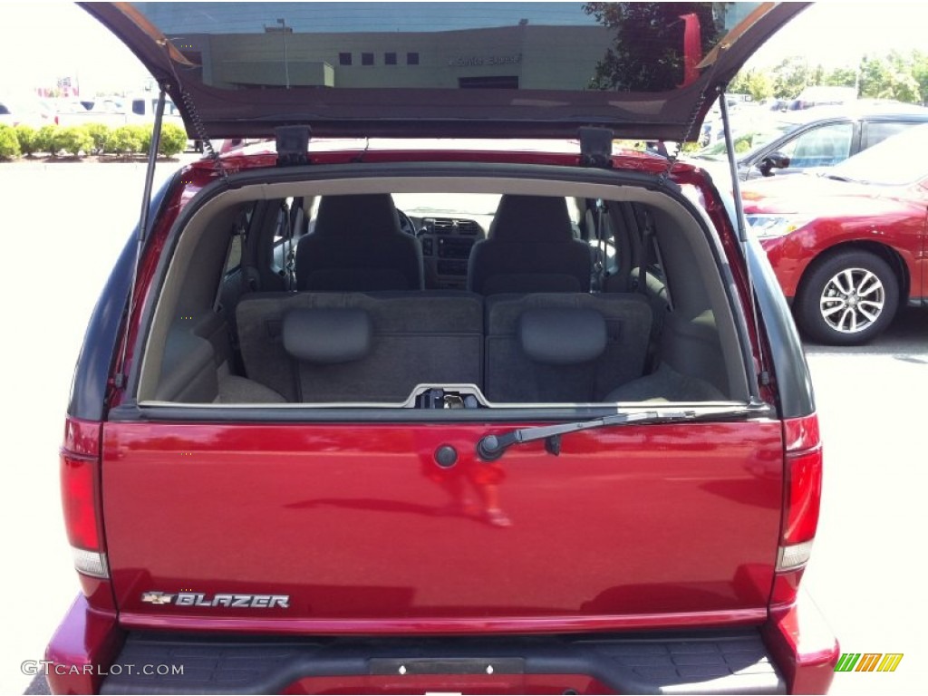 2004 Blazer LS 4x4 - Dark Cherry Red Metallic / Medium Gray photo #15
