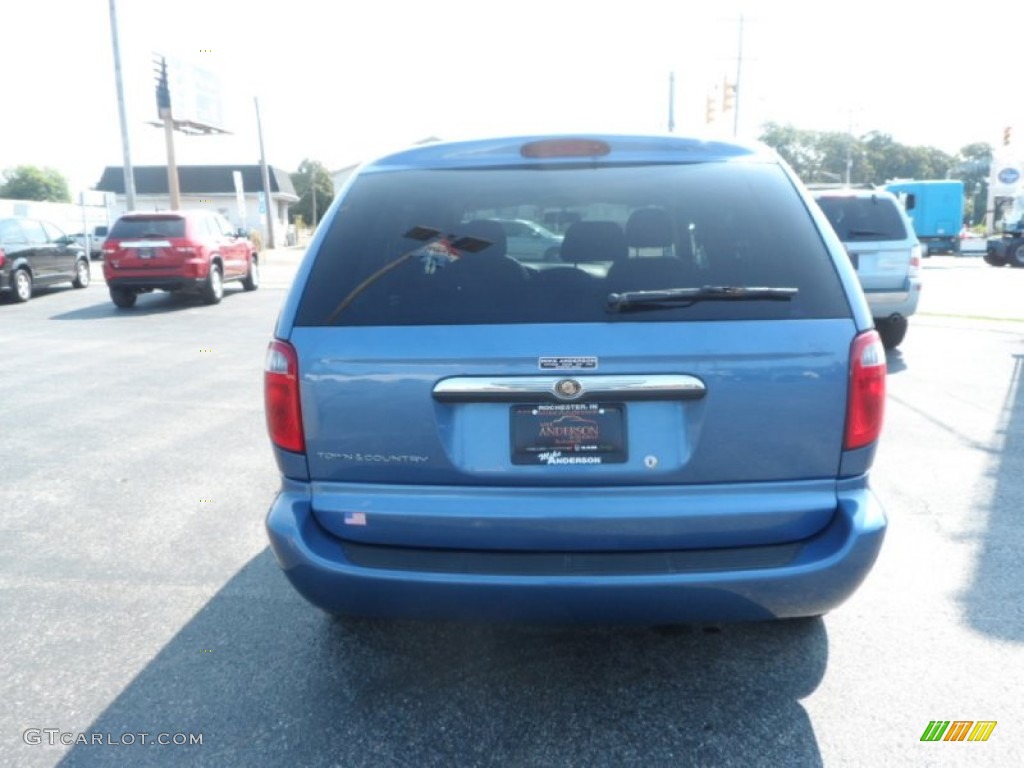 2007 Town & Country  - Marine Blue Pearl / Medium Slate Gray photo #2