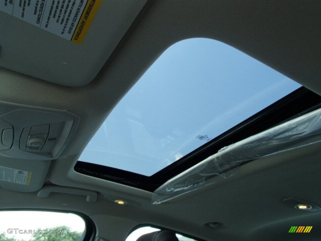 2014 Ford Focus Titanium Sedan Sunroof Photo #84687395