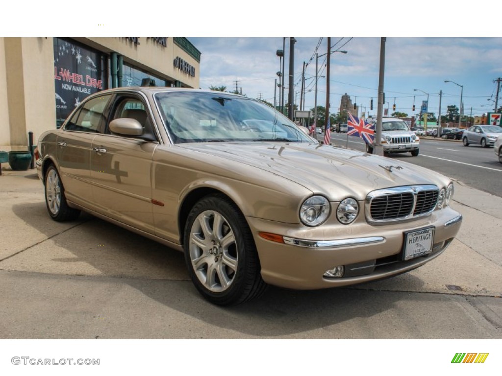 2004 XJ XJ8 - Topaz Metallic / Sand photo #8