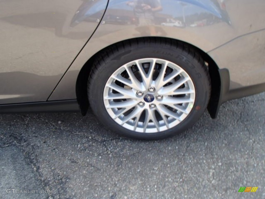 2014 Focus Titanium Sedan - Sterling Gray / Charcoal Black photo #7