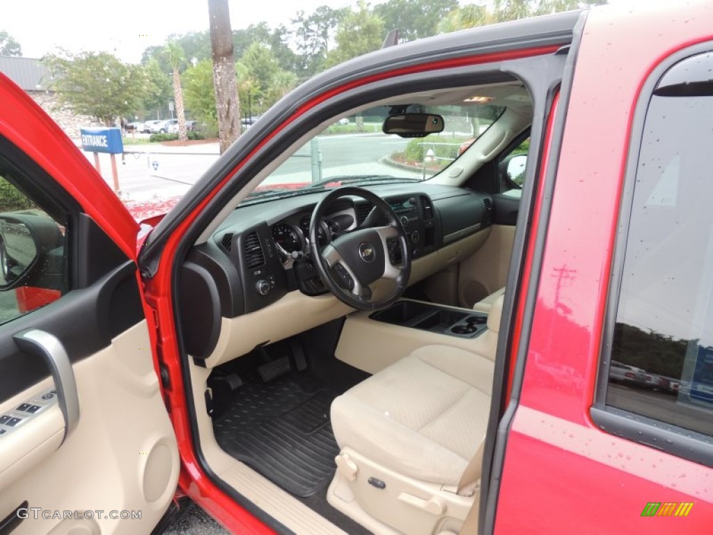 2007 Silverado 1500 LT Extended Cab - Victory Red / Light Cashmere/Ebony Black photo #3