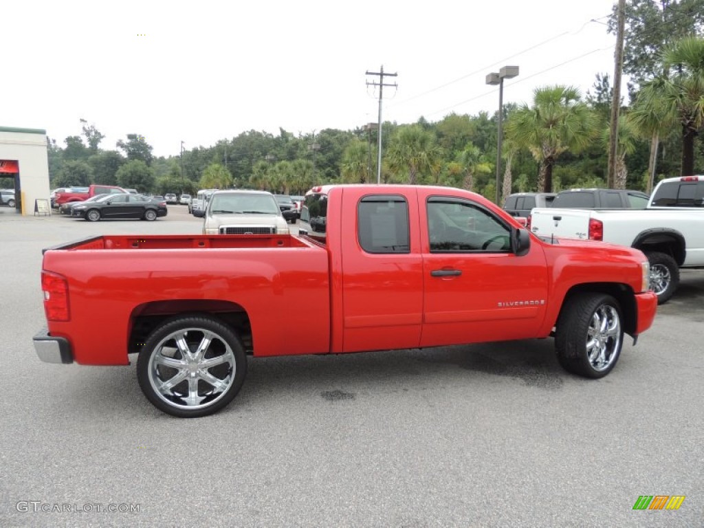 2007 Silverado 1500 LT Extended Cab - Victory Red / Light Cashmere/Ebony Black photo #7