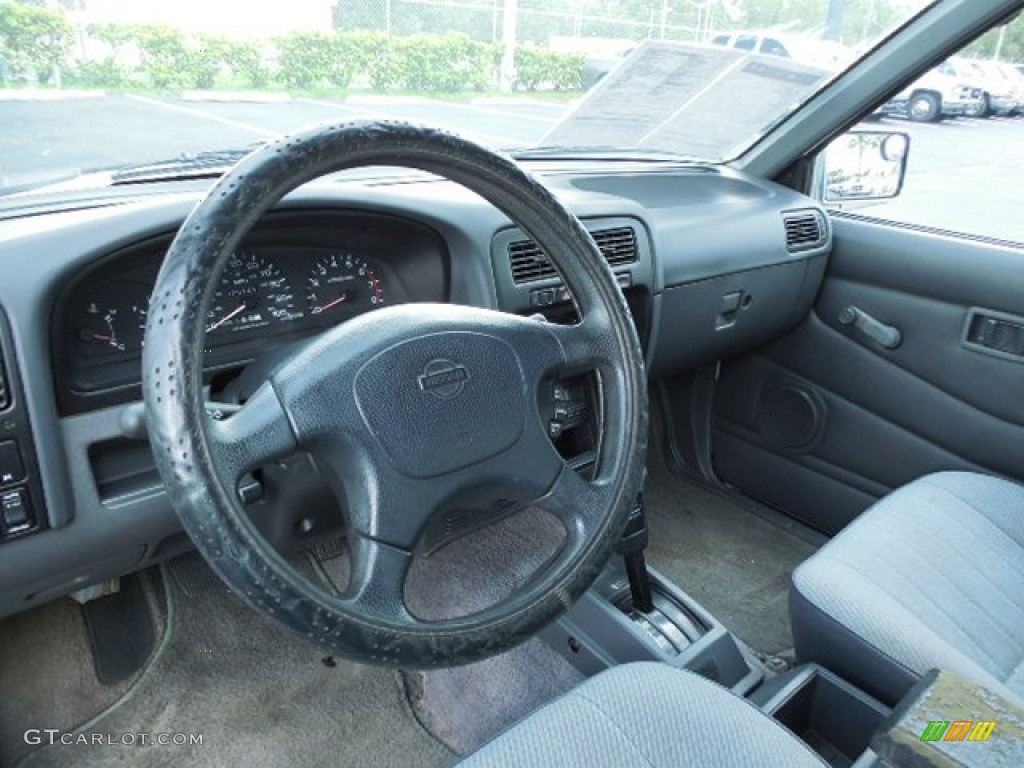 Gray Interior 1995 Nissan Hardbody Truck SE V6 Extended Cab Photo #84690557