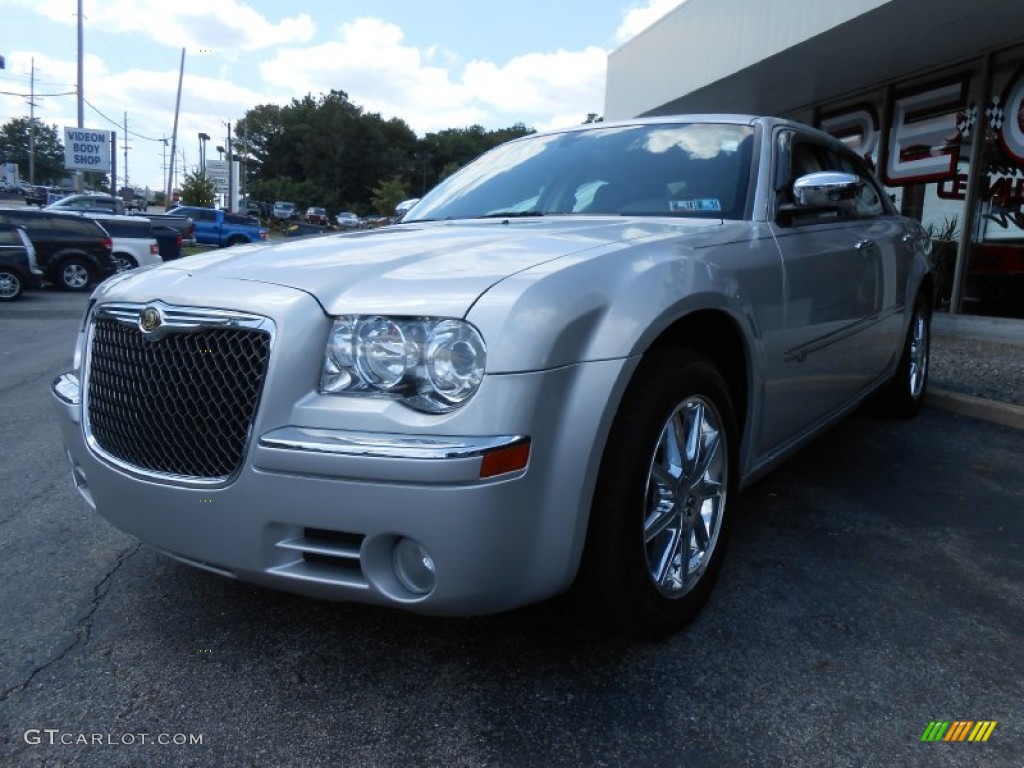 2009 300 C HEMI AWD - Bright Silver Metallic / Dark Slate Gray photo #3