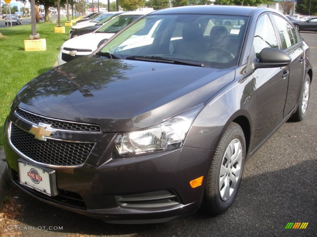2014 Cruze LS - Tungsten Metallic / Jet Black/Medium Titanium photo #1